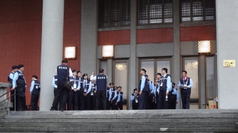 Security_guards_of_Hitan_Security_at_Golden_Horse_Awards_20161126